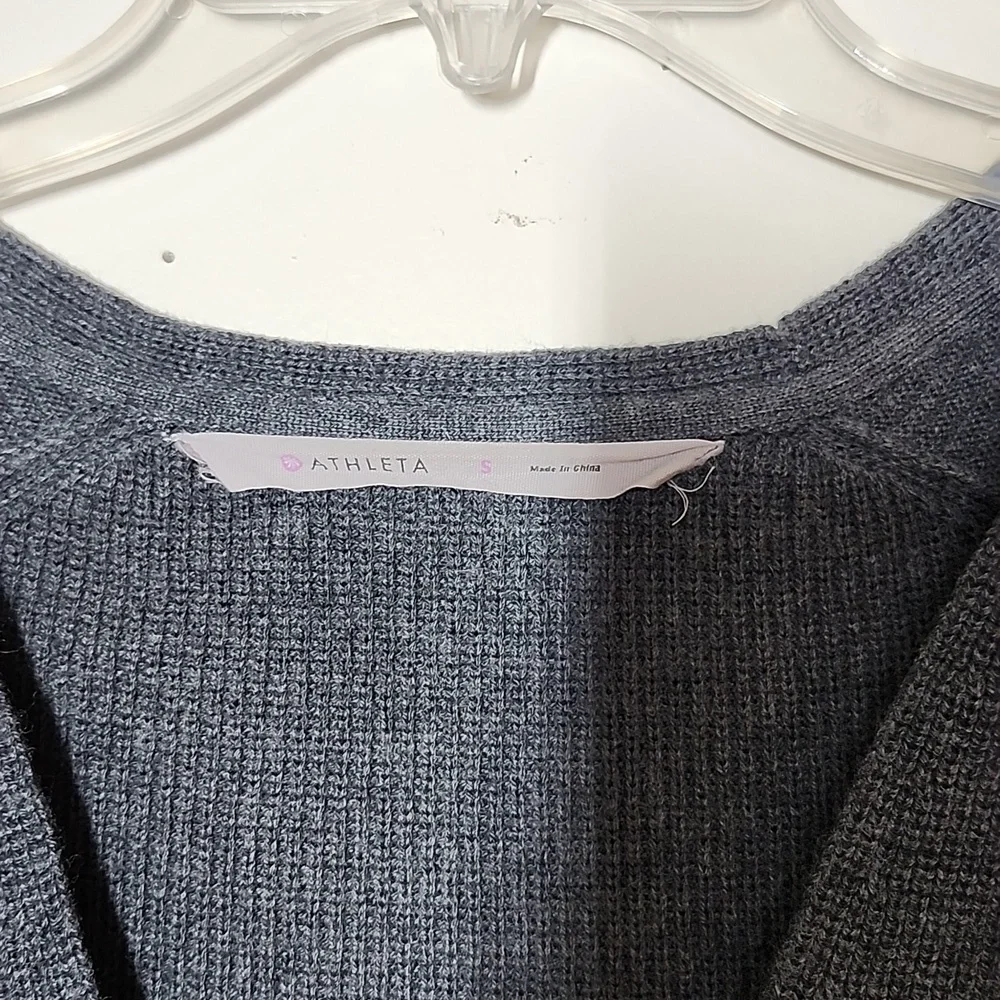 Athleta Merino Wool Deep V Casual Knit Sweater Layering Warm Womens small